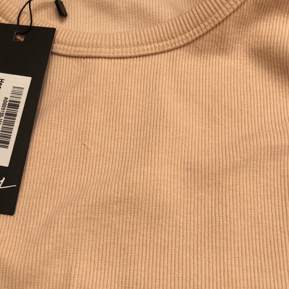 Ribbed Crop Top - mid length coverage - Picture 3 of 4